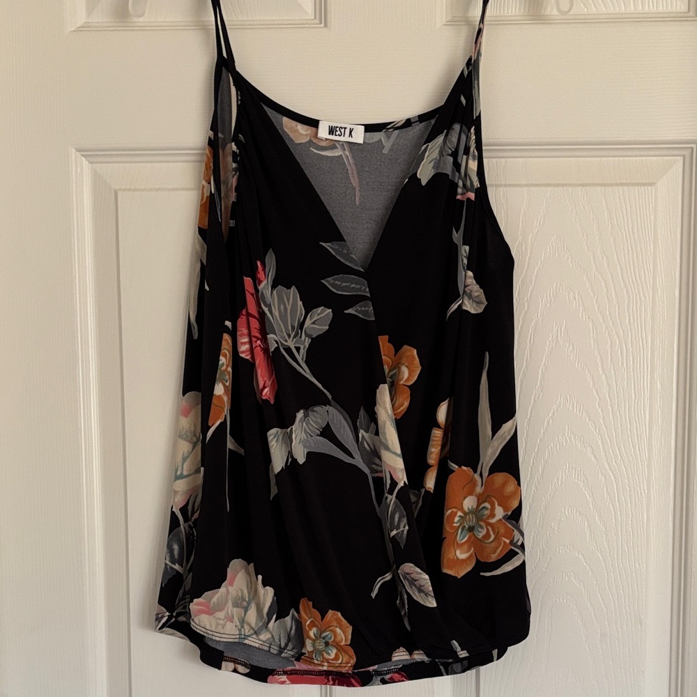 Gorgeous West K Floral Knit Cami Black Medium NWOT!
